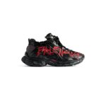 Runner Graffiti Sneaker in black and red mesh and nylon